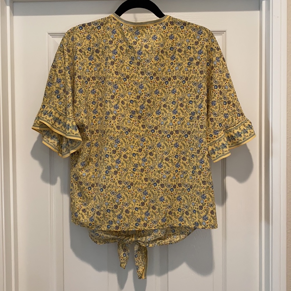 Max Studio Floral Top - Picture 2 of 8